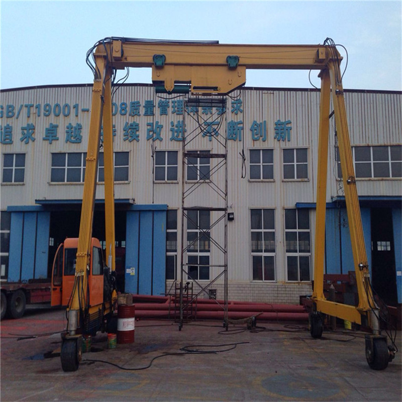 輪胎式移動門式起重機.jpg 輪胎式移動門式起重機.jpg